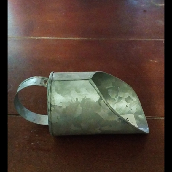 Vintage Inspired Feed Scoop - Picture 2 of 4